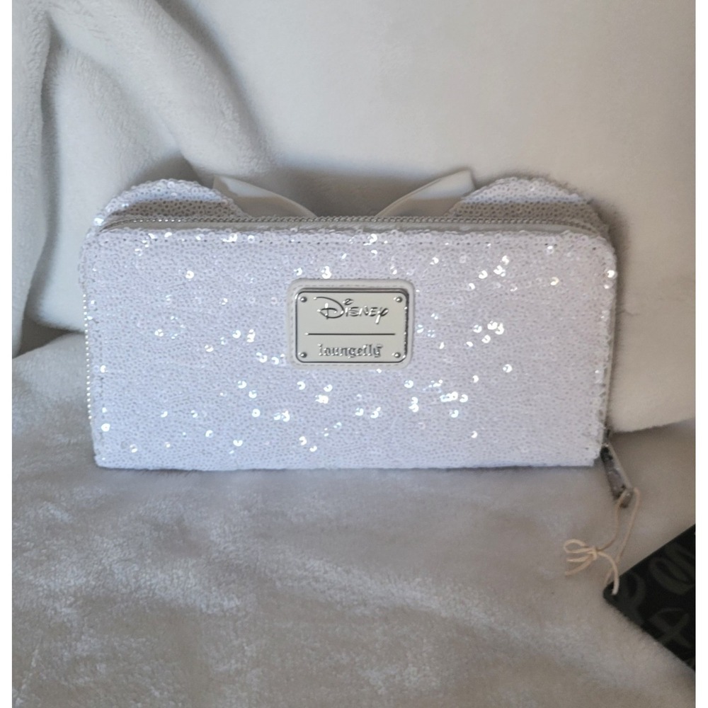 Loungefly Disney Wedding Minnie sequin wallet wristlet - Picture 3 of 13
